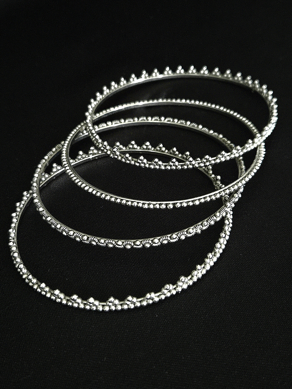VTG Granulated Style Beaded Bangles Set of 4, Silver-tone Stackable Bracelets 9"